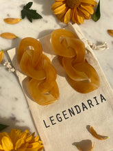 Cargar imagen en el visor de la galería, Aretes Cassia camel