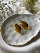 Cargar imagen en el visor de la galería, Aretes Lassie