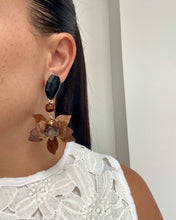 Cargar imagen en el visor de la galería, Aretes Otilia
