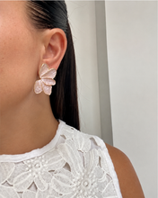 Cargar imagen en el visor de la galería, Aretes Betty
