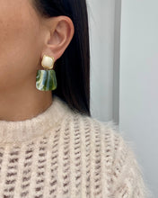 Cargar imagen en el visor de la galería, Aretes Alia verdes
