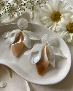 Aretes Kaia blancos