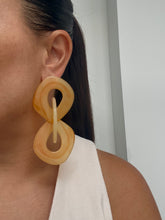 Cargar imagen en el visor de la galería, Aretes Asia Mostaza Large

